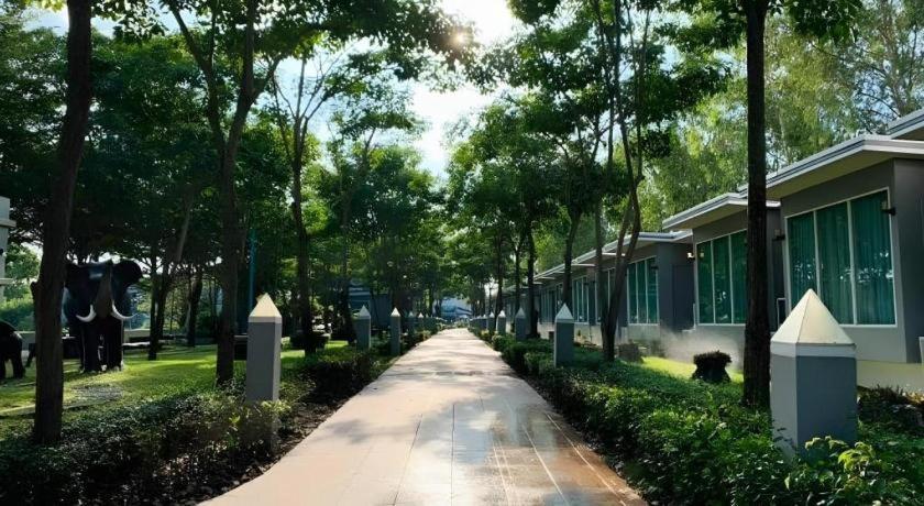 Thaiasia Goldensea Resort Phra Nakhon Si Ayutthaya Exterior photo